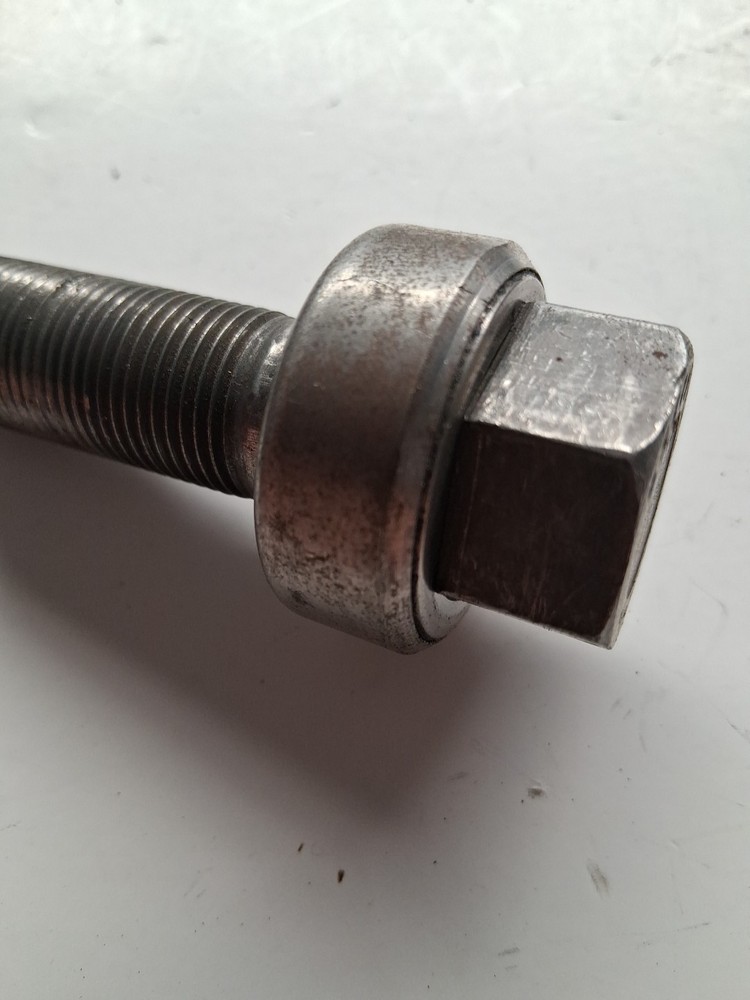 GREENLEE 500-4040 DRAW STUD FOR KNOCKOUTS