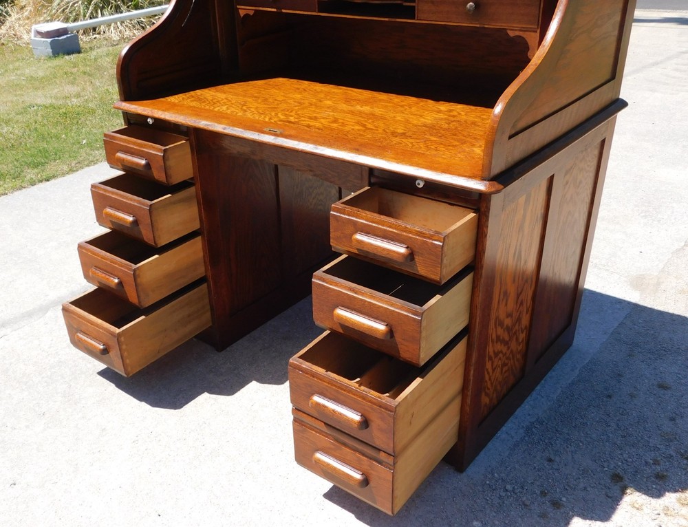 Oak "S" Roll Cylinder Roll Desk circa 1910