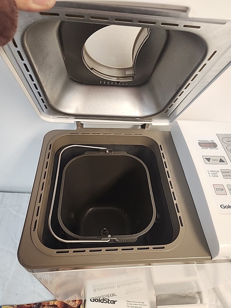 Goldstar Model HB-202CE Automatic Bread & Cake Maker Machine