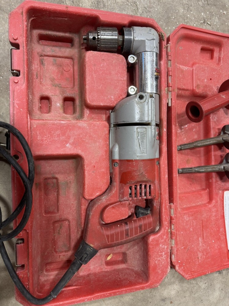 MILWAUKEE RIGHT ANGLE DRILL