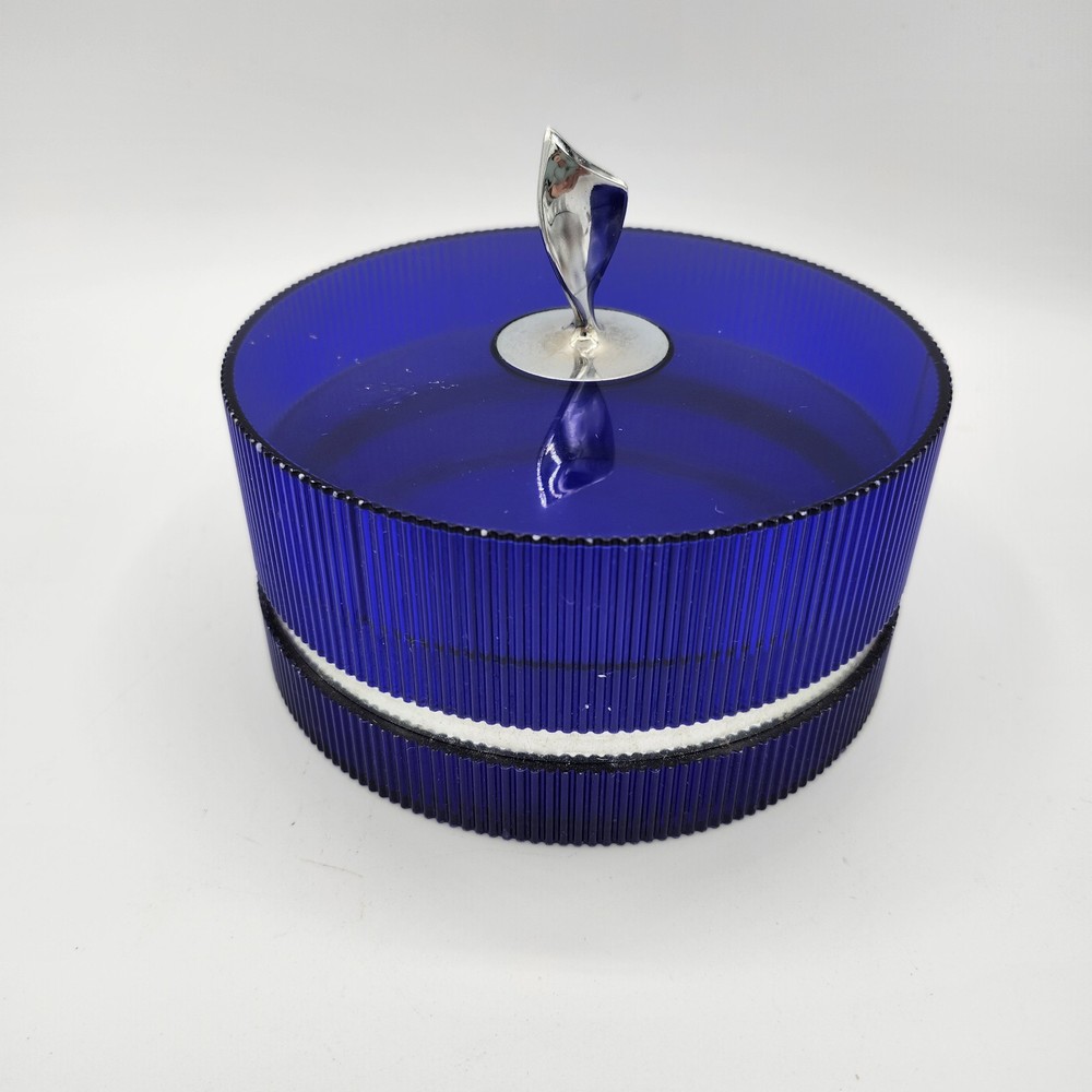 VINTAGE 1971 AVON MOONWIND DUSTING POWDER BOX - BLUE PLASTIC - EMPTY