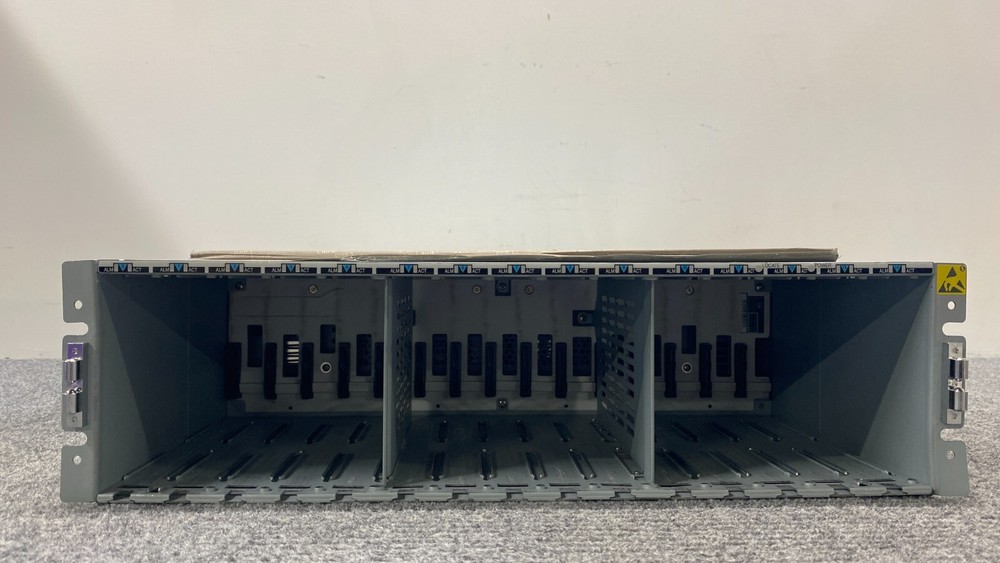 Hitachi DF-F800-RKAK Storage Array Chassis w/ Y1KA Control Module (x2) & Cords