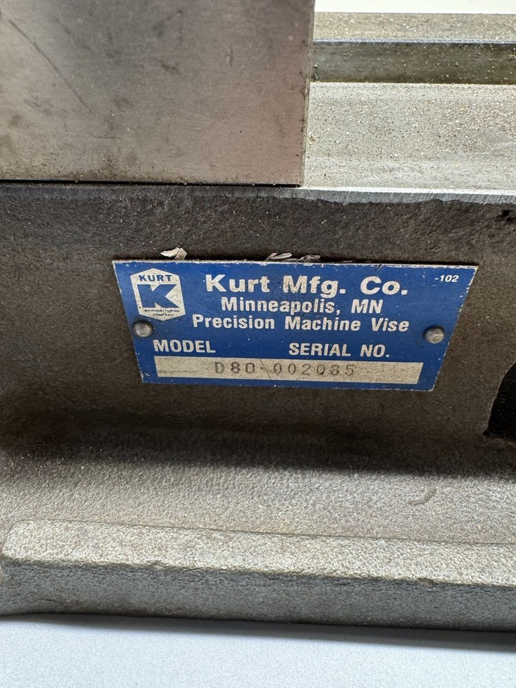 D80 Kurt 8" Milling Machine Vise with Handles and Attached Workstop