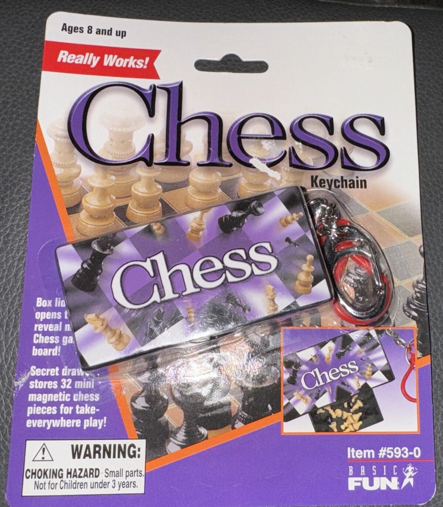 RARE HTF 2000 Basic Fun Mini Magnetic Chess Keychain #593-0 Magnet Secret Drawer