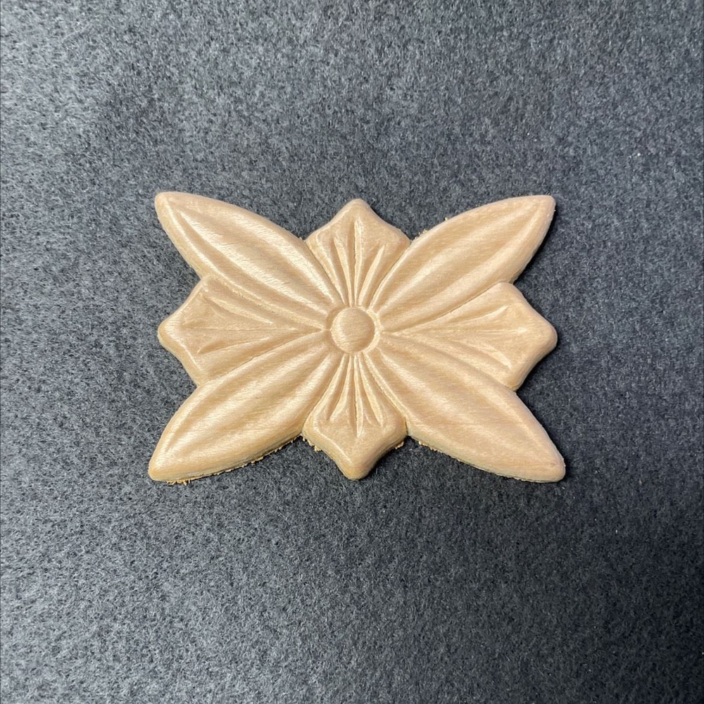 3-1/16" x 2-3/16" Maple Wood Medallion
