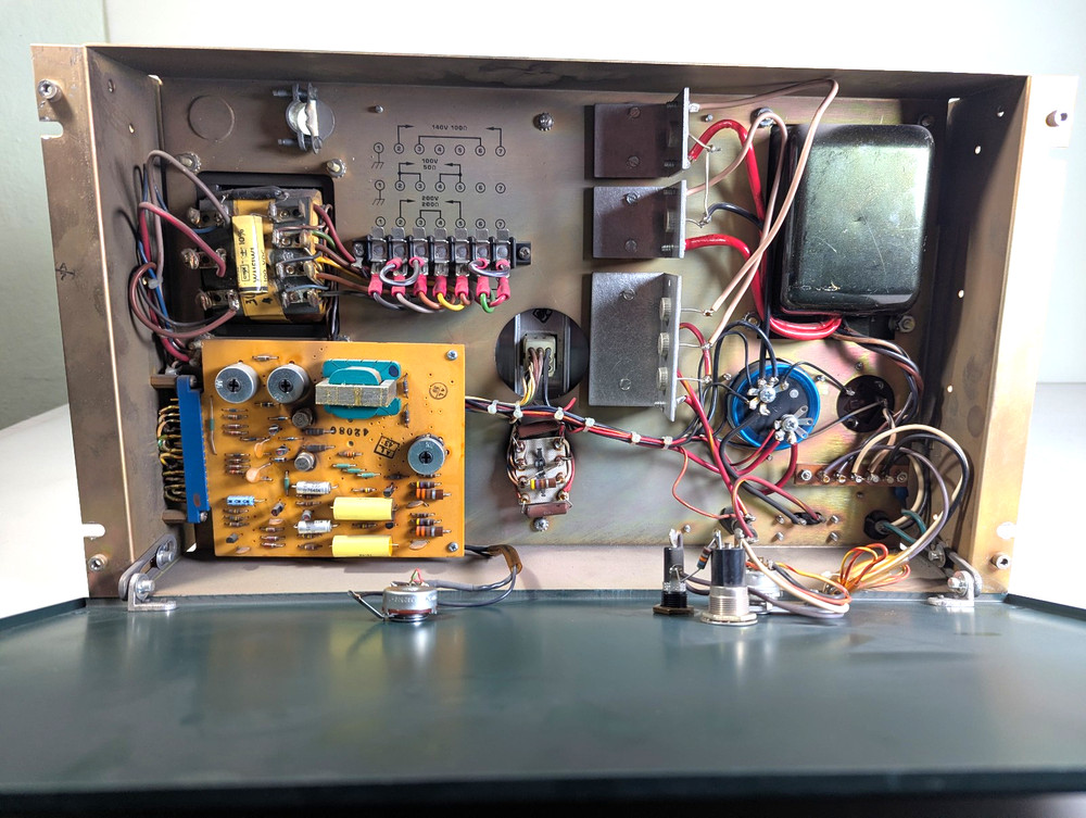Vintage ALTEC 1590C Solid State Amplifier ,Crack sound (Read)