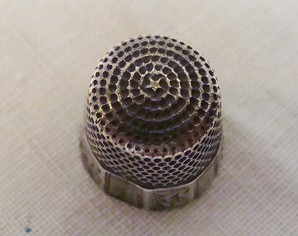 Antique Stern Bros. Sterling Silver Thimble, Panel & Scroll, Sz 8