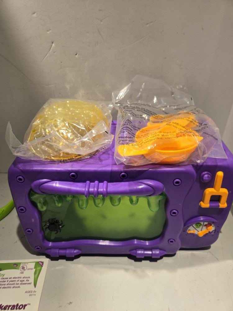 Queasy Bake Cookerator Oven 2002 Hasbro In Original Box Open Box