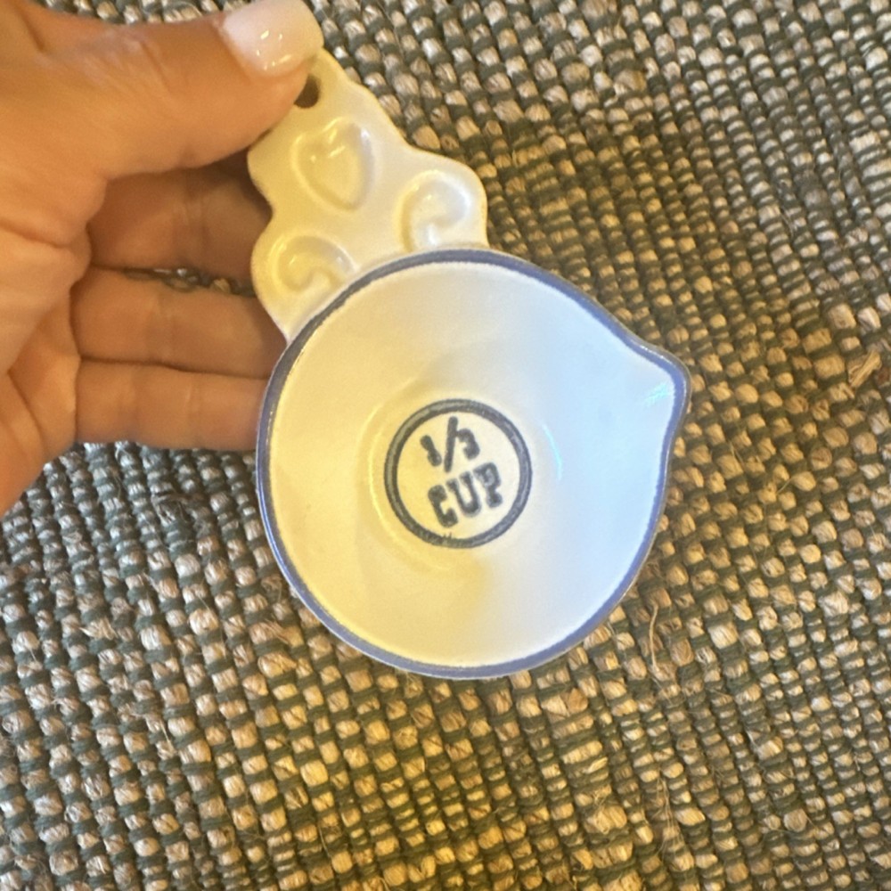 Ceramic 1/3 Cup Measuring Cup White Blue Heart Handle Round
