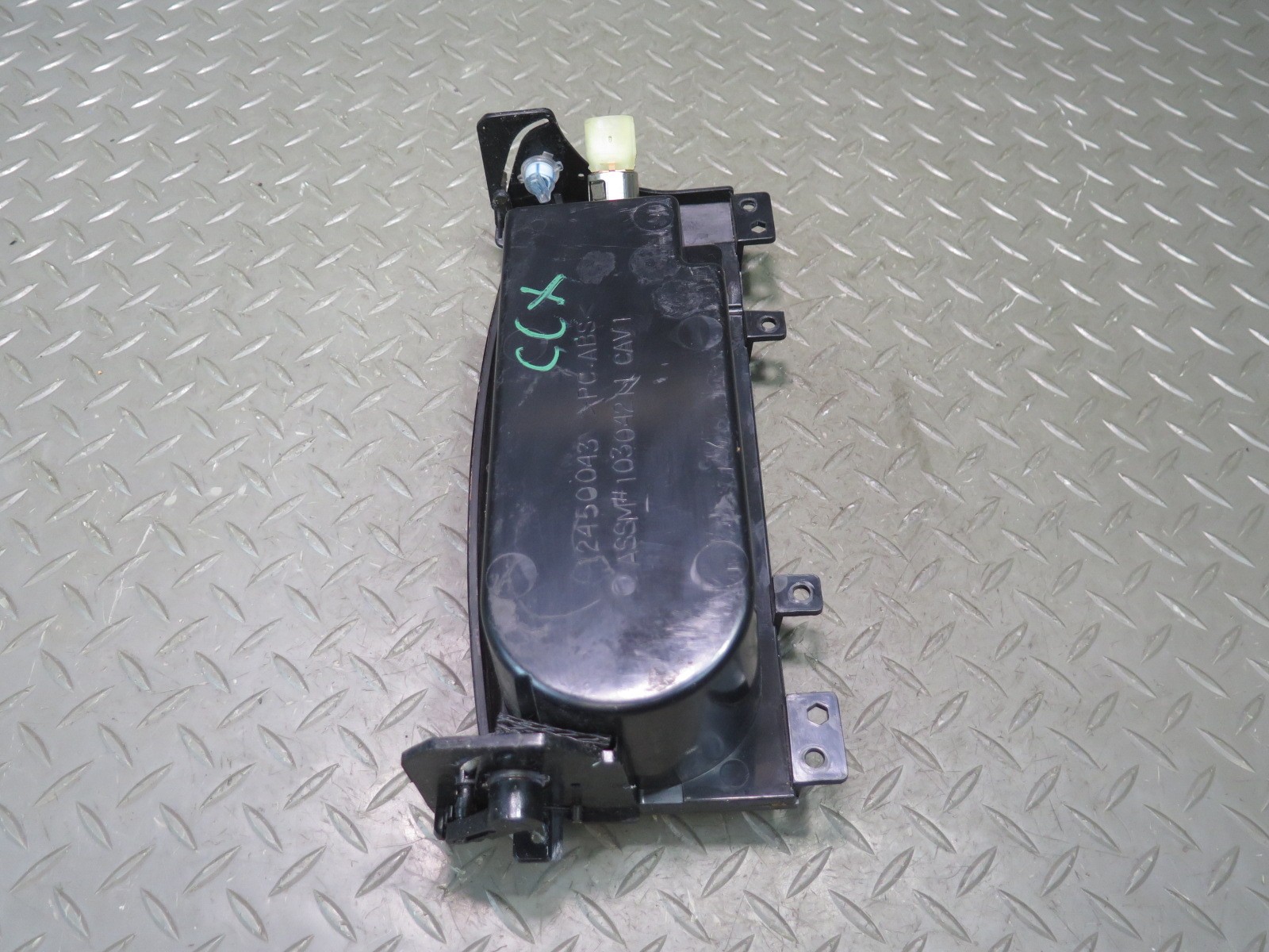 2004-2009 CADILLAC XLR CENTER CONSOLE CUP HOLDER 12450043