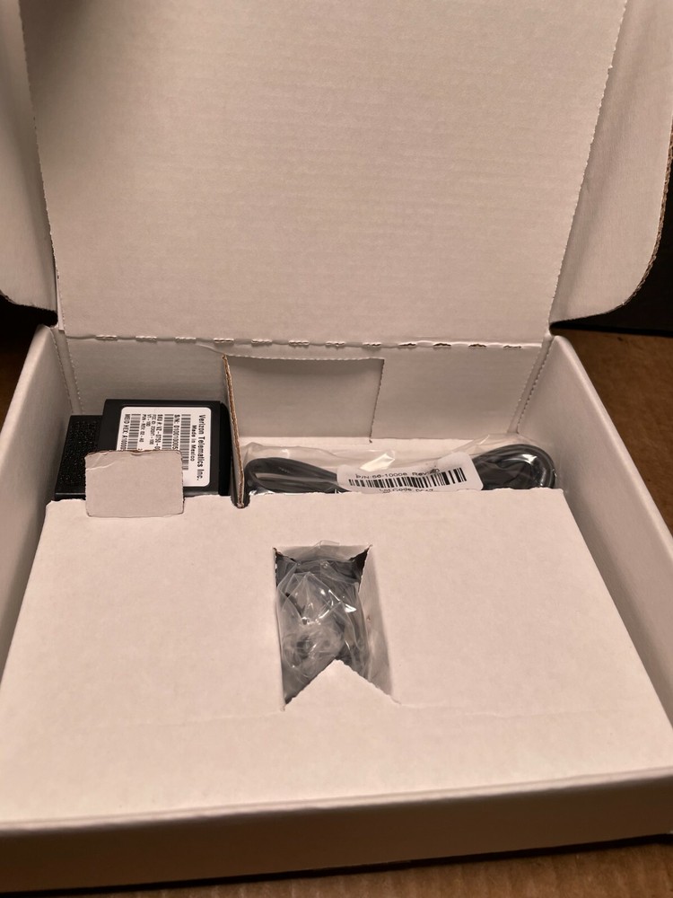 HUM by Verizon Bluetooth Speaker Connected Car Tech Diagnostics Model AT-660