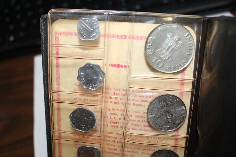 India Proof Set 1968 #4 Brown Case Missing a 10 Paise