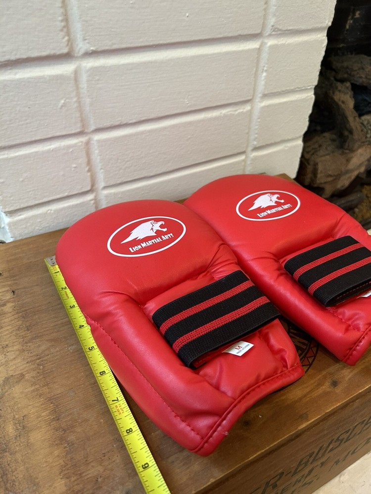 Lion Martial Arts Red Grappling Gloves Size Medium