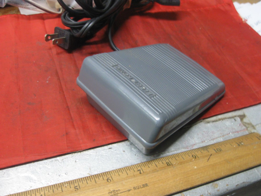 Singer 1304 Smart Sewing Machine Foot Pedal Controller Vintage