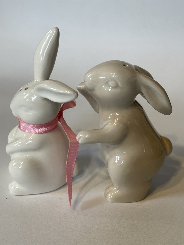 Hallmark Bunnies S & P Set Ear Repaired Ceramic