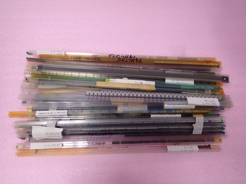 4 LBS ASSORTED INTEGRATED CIRCUITS / IC'S VARIOUS MANUFACTURERS