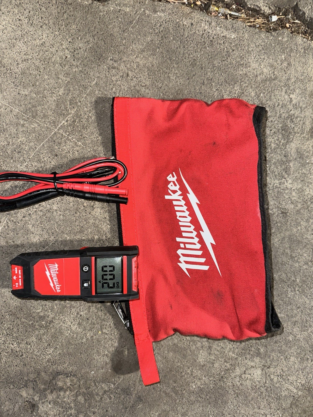 Milwaukee 2212-20 600V Auto Function Voltage/Continuity Digital Meter