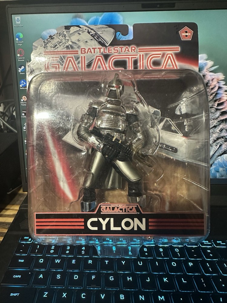 Battlestar Galactica Cylon Commander And Centurion By Joyride