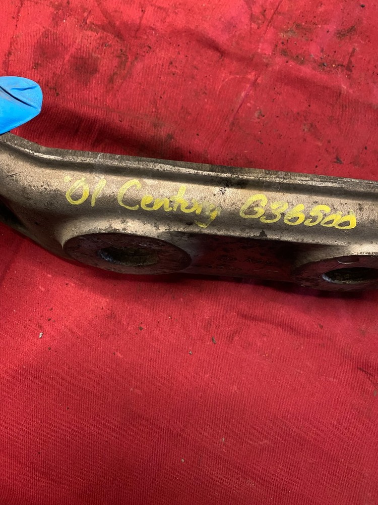 01 FREIGHTLINER CAT MOTOR ENGINE MOUNT BRACKET SUPPORT 103328 FRONT 05-16336
