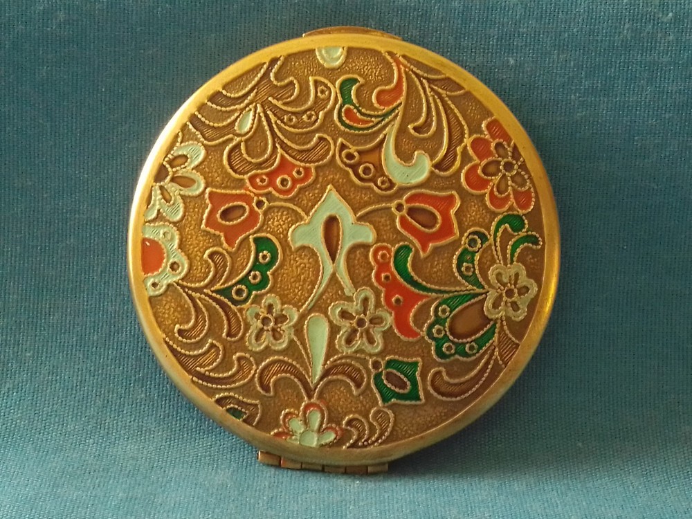 Perfumery. Powder Box Сompact. USSR 1960s.