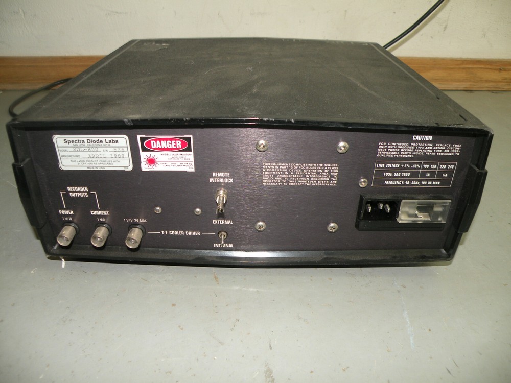 SPECTRA DIODE LABS SDL 800 LASER DIODE DRIVER W/ KEYS