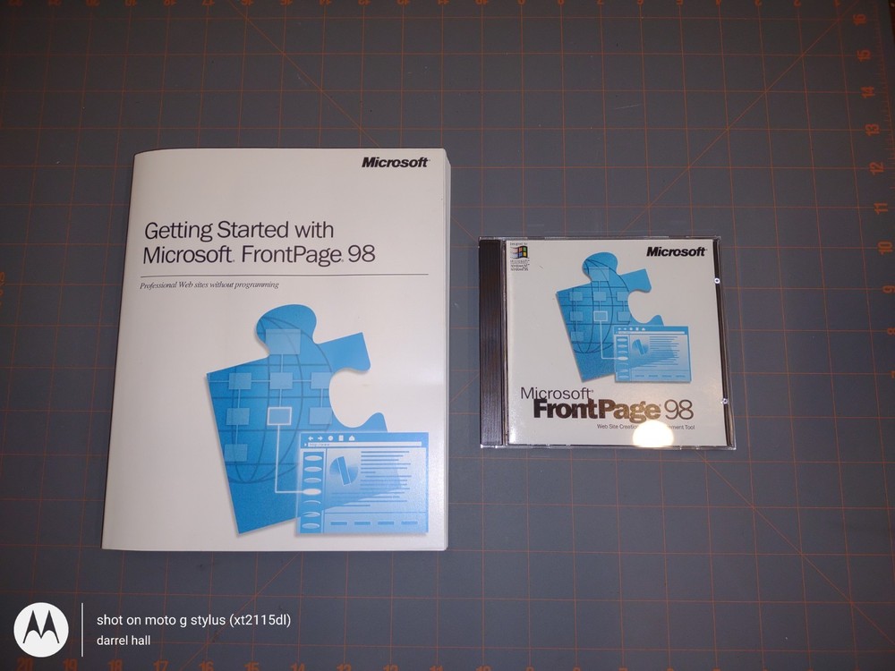 Vintage Microsoft Frontpage 98 Upgrade Software For Windows CD-ROM