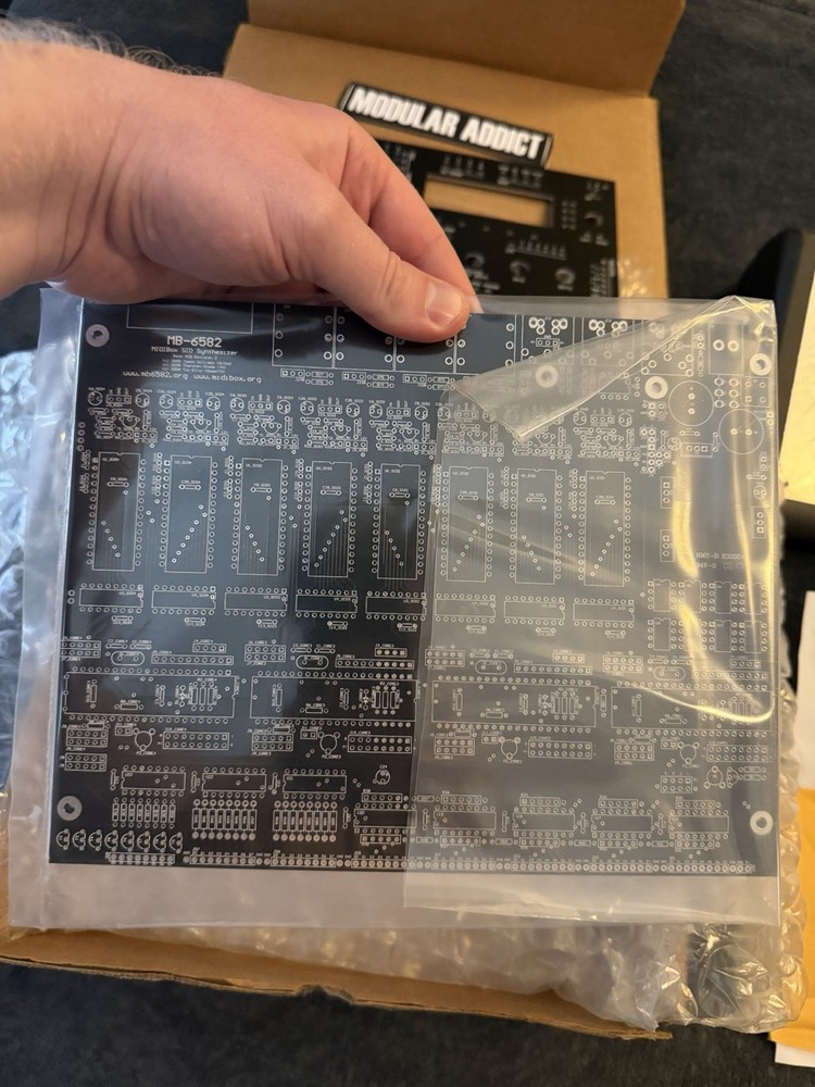 MB-6582 DIY Analog SID Synthesizer Kit/Lot Includes SID chips, PCBs, And Case +