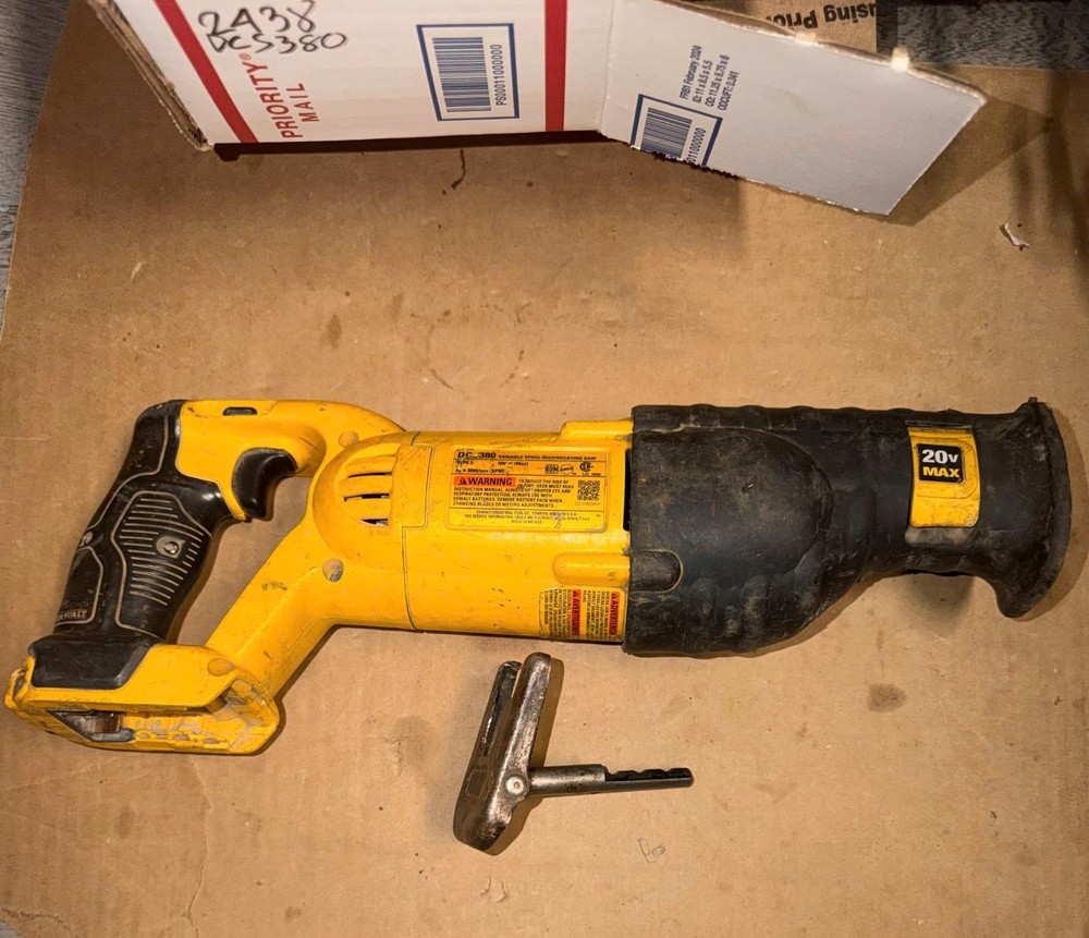 DEWALT DCS380 MAX 20V Reciprocating Saw (Tool Only)