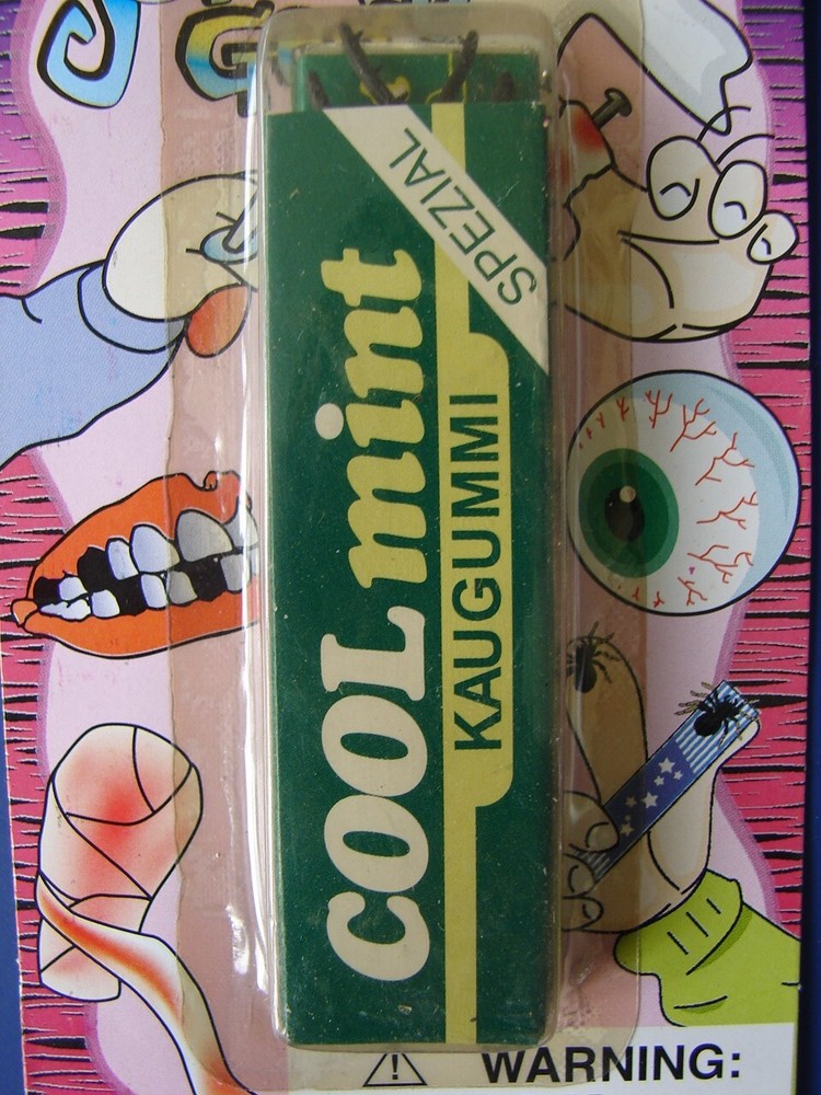 COCKROACH CHEWING GUM PRANK : Cockroach Chewing Joke Fun GREAT PACKAGING