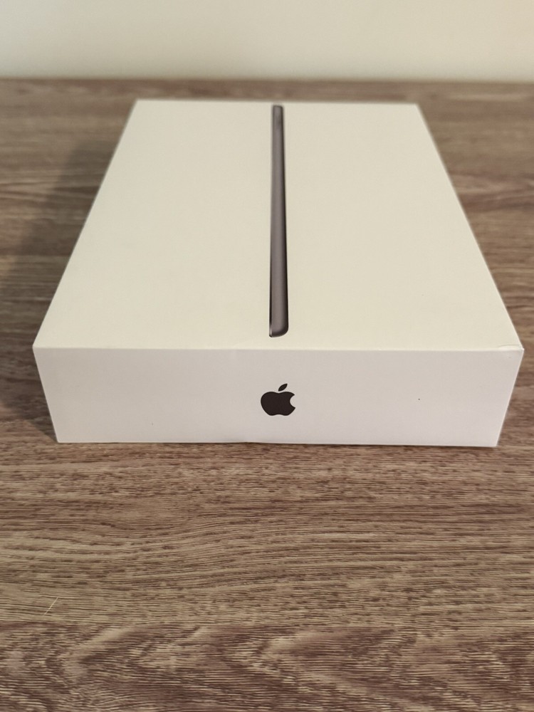 iPad 9th Generation Wi-Fi 64GB Space Gray (EMPTY BOX ONLY)