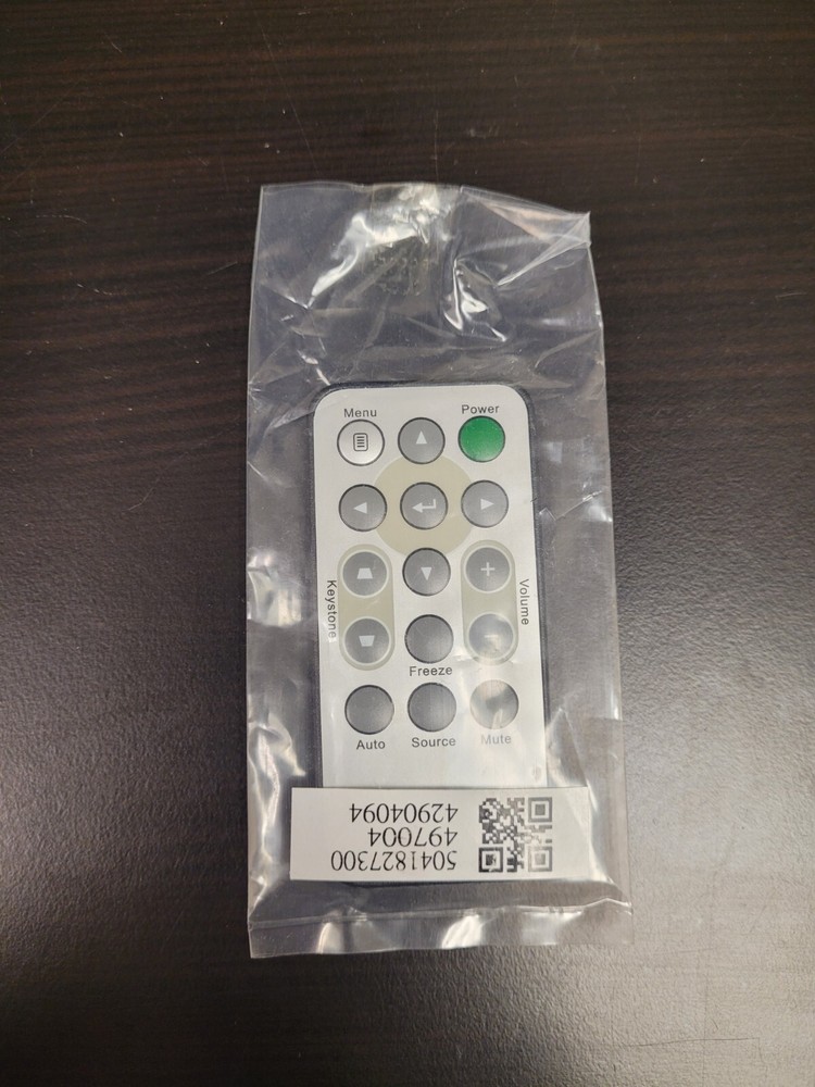 Vivitek D554 DLP Projector 3D Ready HDMI includes Cords, Remote, Case, Software