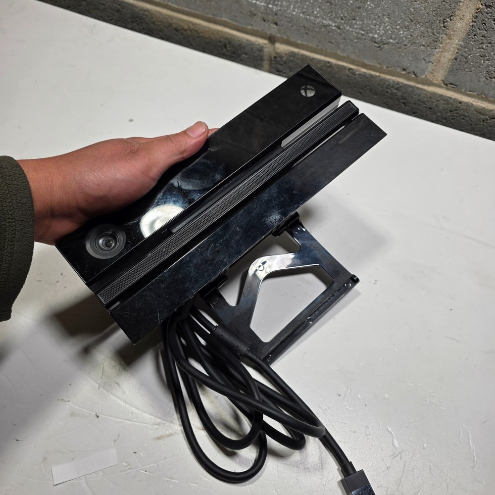 xbox one kinect model 1520 with stand