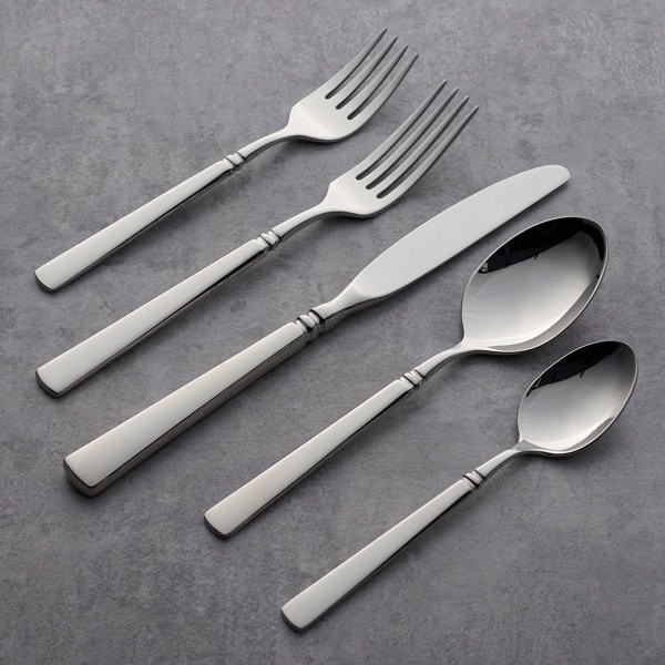 Oneida EASTON  18/10 Shiny Stainless Flatware 20 PC Set Service for 4 NEW IN BOX