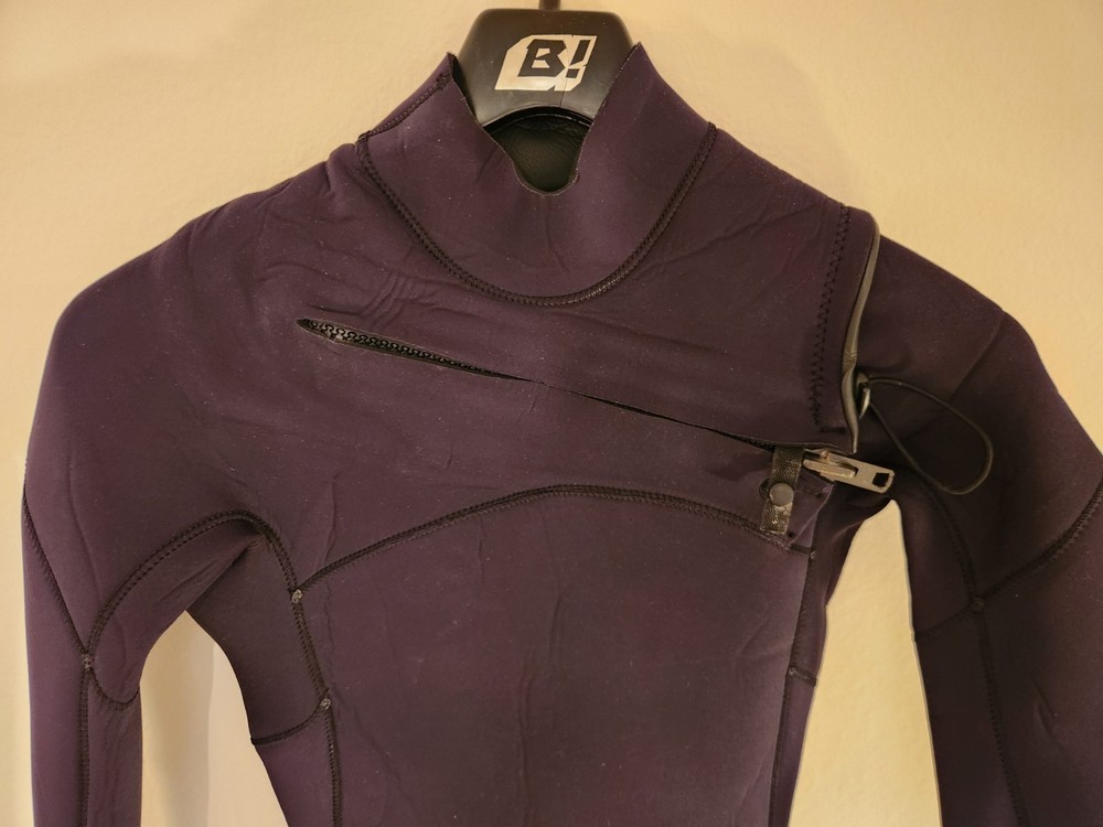 X-small Need Essentials 4/3 Chest Zip Wetsuit Excellent Condition