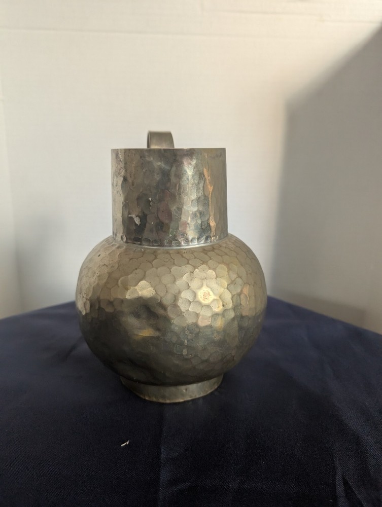 Silver Plated Hammered Water Pitcher/Case 9" x 9" No Leaks