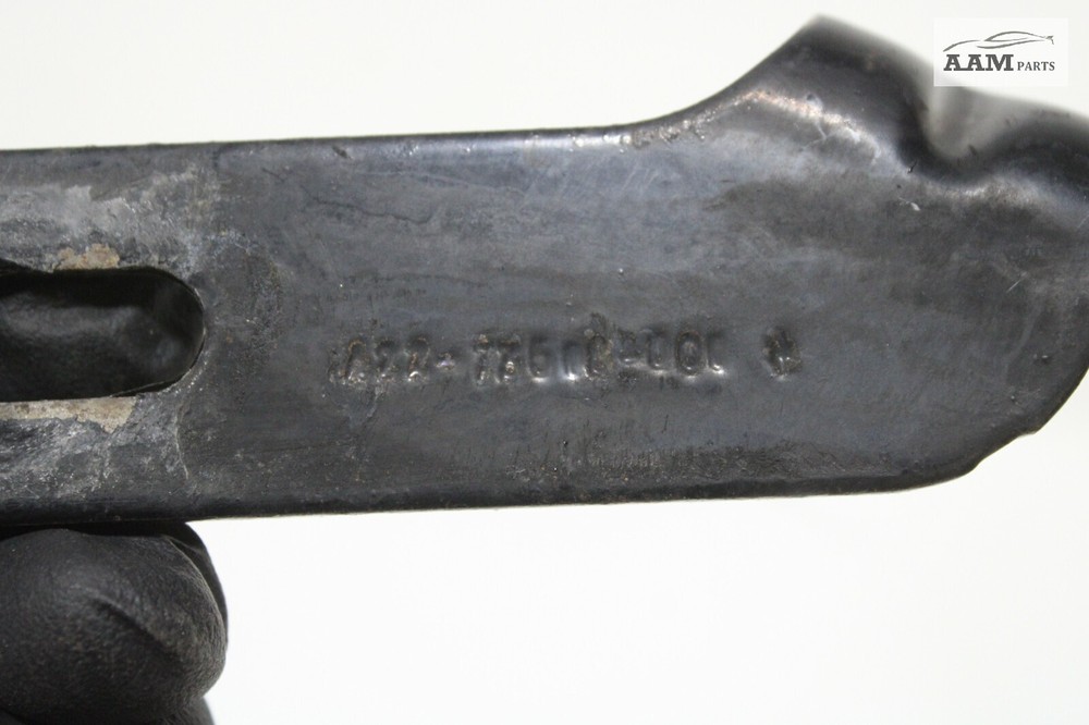 2018-2023 FREIGHTLINER CASCADIA FRONT RIGHT BUMPER SPLASH SHIELD BRACKET OEM