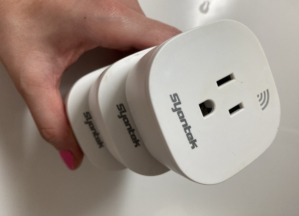 Wireless Control Outlet 3 Plugs, 1 Master Remote, 100ft Range, Wi-Fi 5g Timer