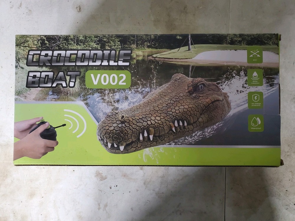 FlytecRC Crocodile Boat V002 Remote Control Functional Model Ages 14+