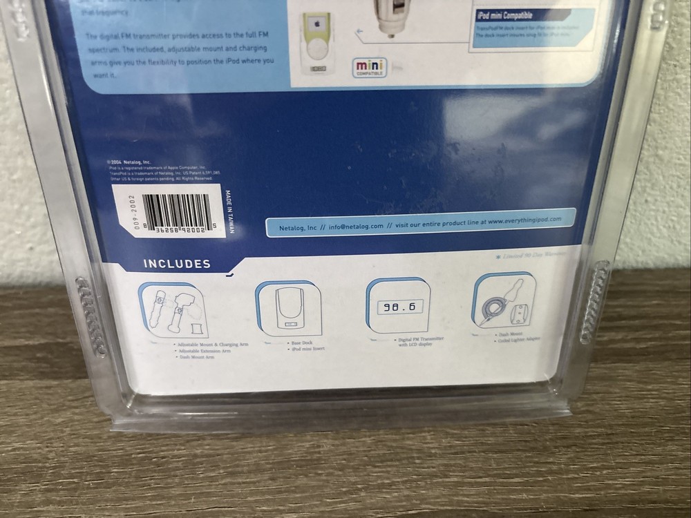 New! DLO TransPod FM iPod Transmitter & Docking Station All In One Solution