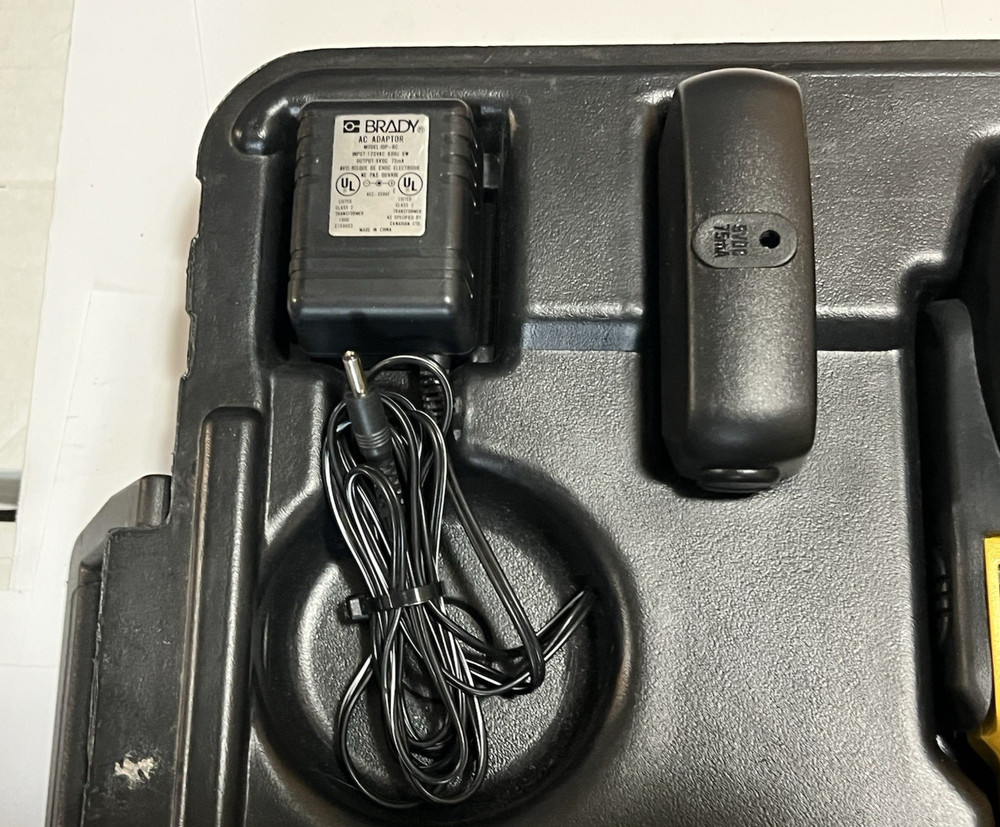 Brady ID Pro Plus Wire Marker Printer Set Mobile with case Dead Batteries