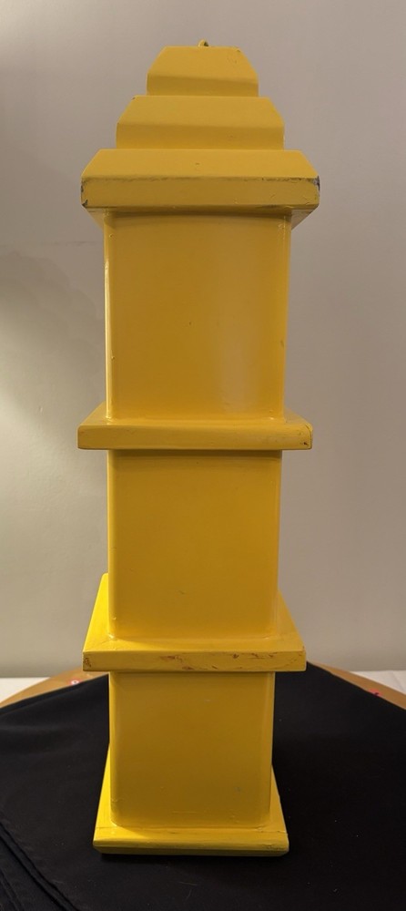 Custom Handcrafted Stoplight Birdhouse 26” x 6”