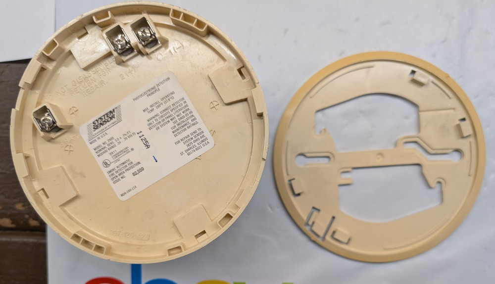System Sensor 2400 Smoke Detector