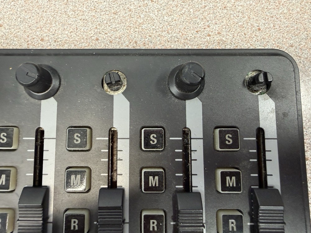 Korg Nano Kontrol 2 USB MIDI Controller Black Missing Few Knobs