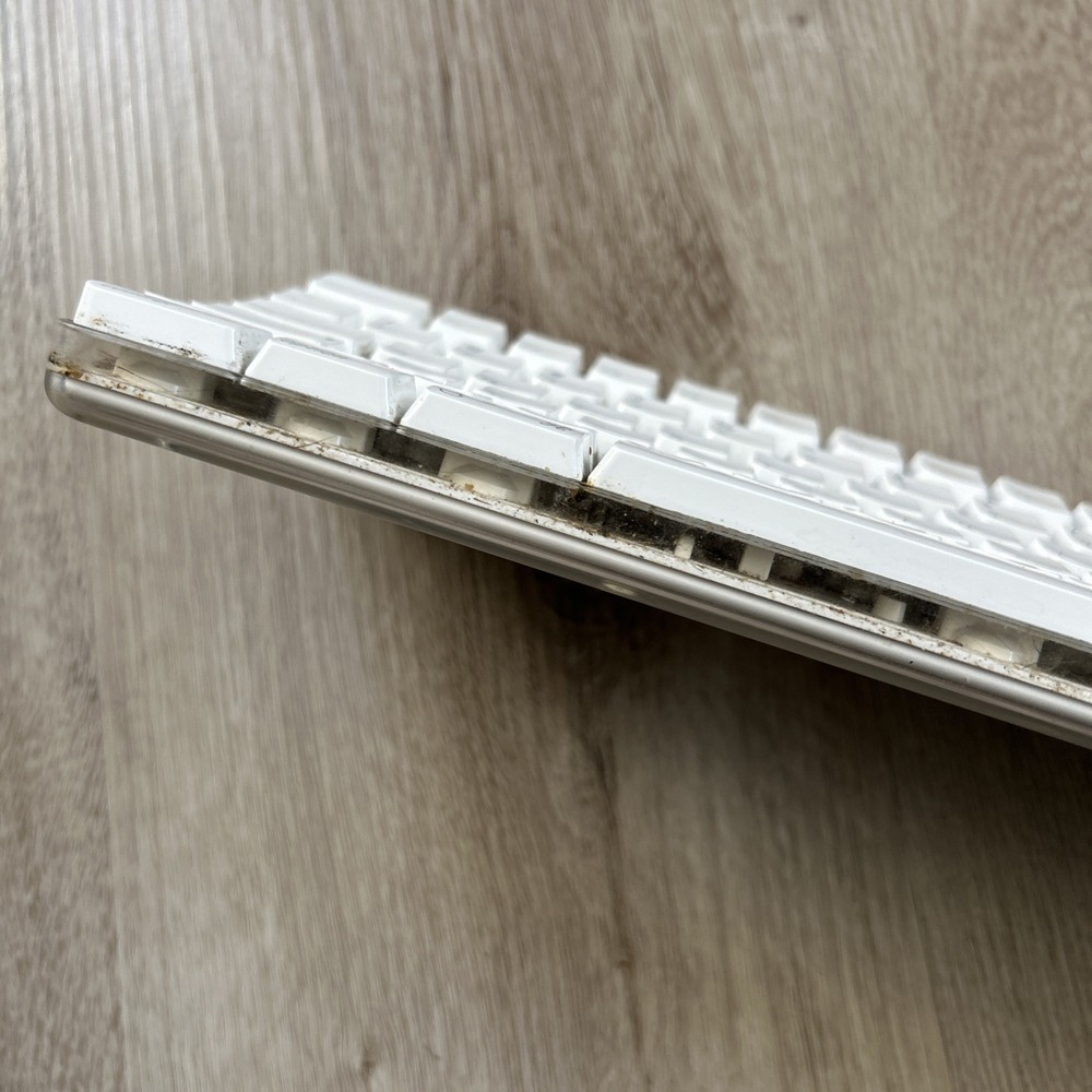 Apple Pro Keyboard A1048 USB Wired White Translucent Acrylic Tested Working READ