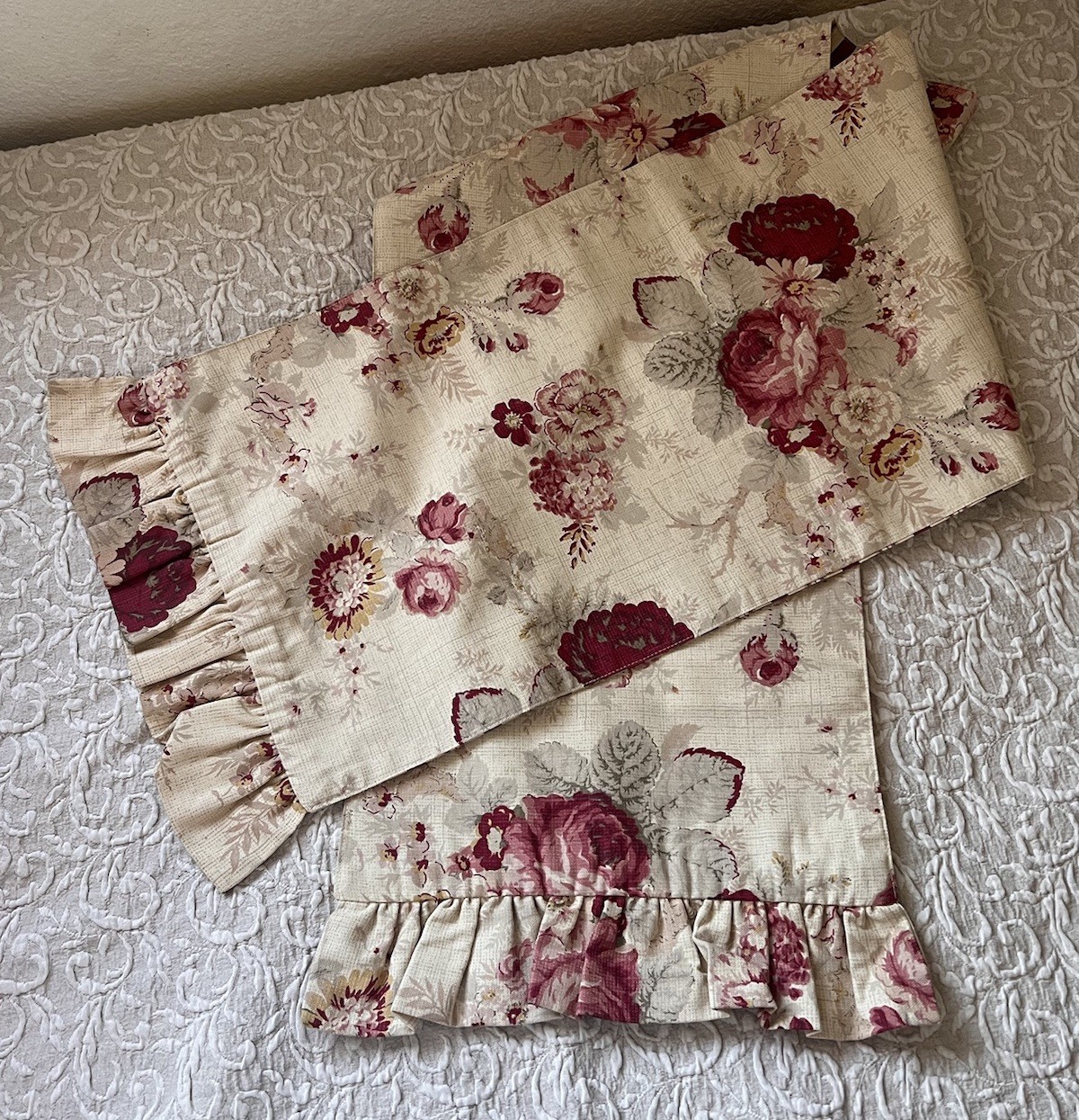 Waverly Vintage Rose Table Runner Reversible Stripes Norfolk Garden Room 72”