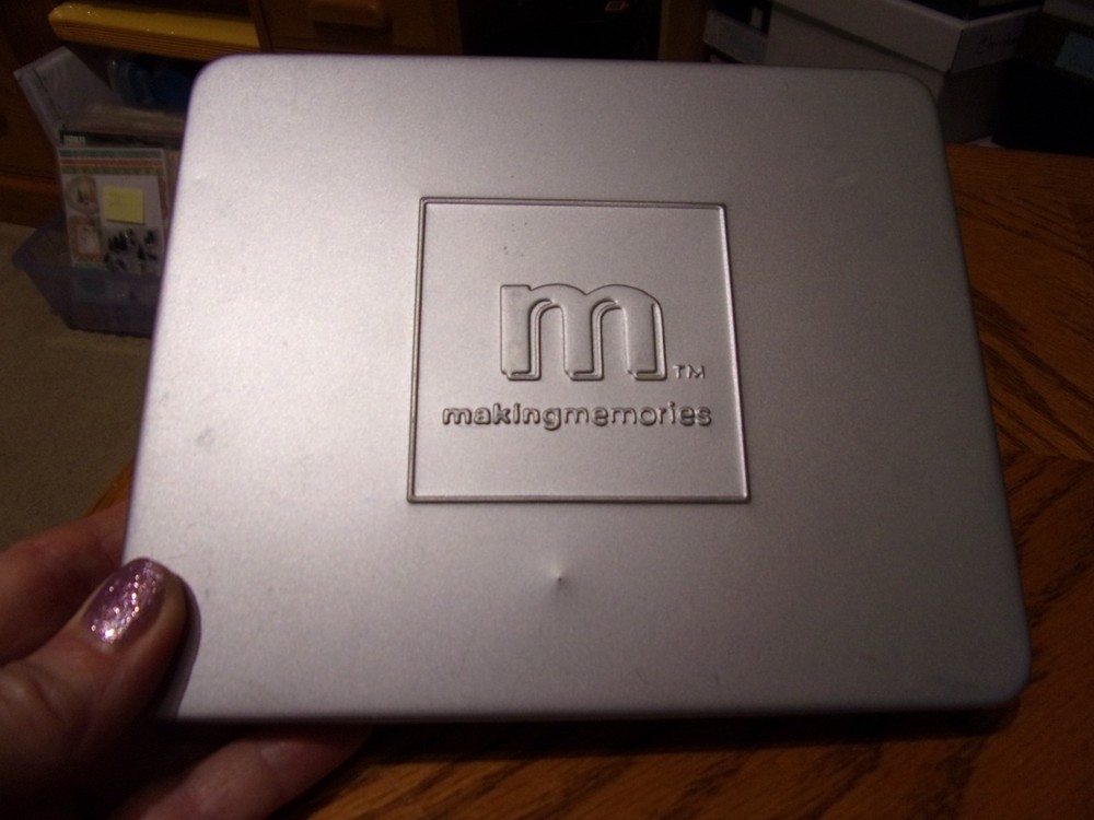 MAKING MEMORIES 10 PIECE TOOL KIT & 4 PIECE MAT PACK