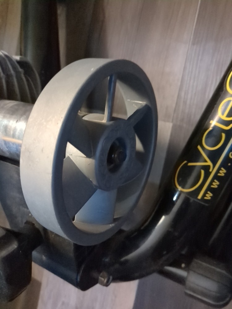 CycleOps FLUID2 Trainer