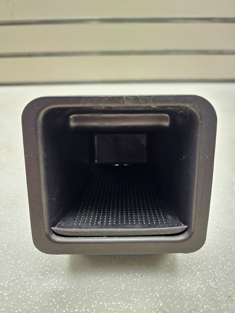 99-06 Silverado Sierra Front Dash Instrument Panel Cubby Bin Storage Compartment