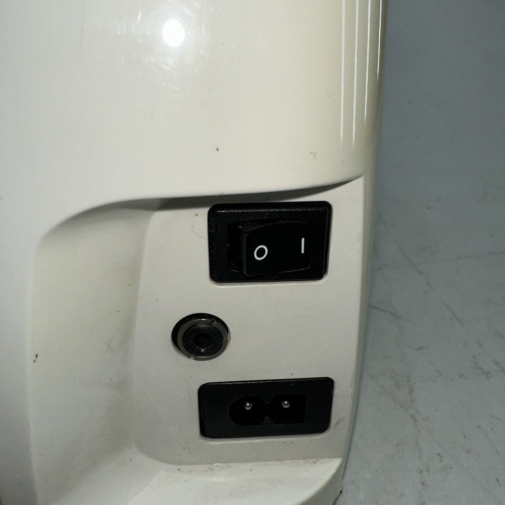 Singer 8763 Curvy Electronic Sewing Machine Read Description