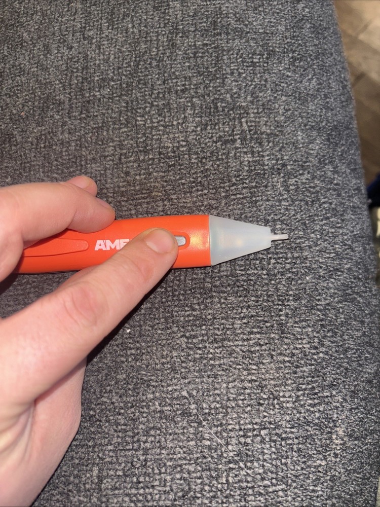 AMES INSTRUMENTS Non-Contact Voltage Tester